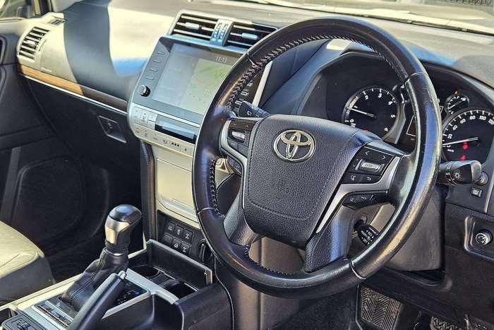 2023 Toyota Landcruiser Prado VX
