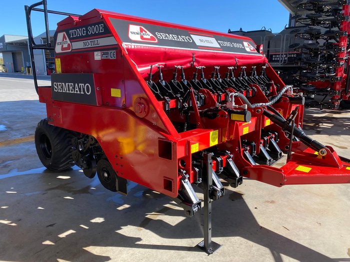 0 Semeato Tdng 300E Double Disc Seeder Aged RED
