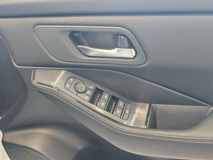 2025 Nissan X-TRAIL ST