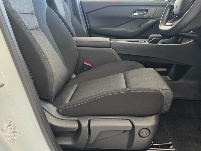 2025 Nissan X-TRAIL ST