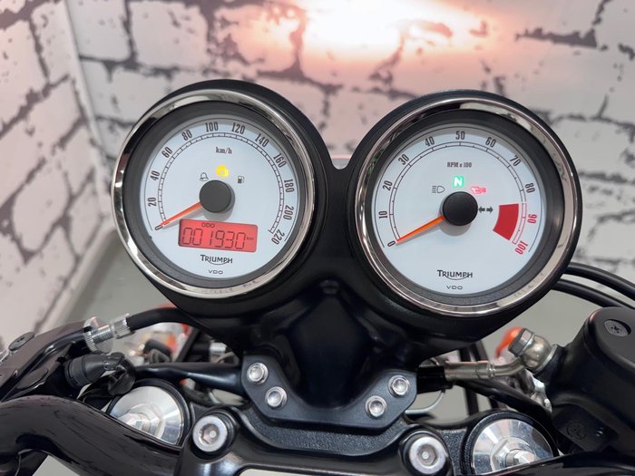 2015 Triumph Thruxton Ace Cafe Special Edition Thruxton White