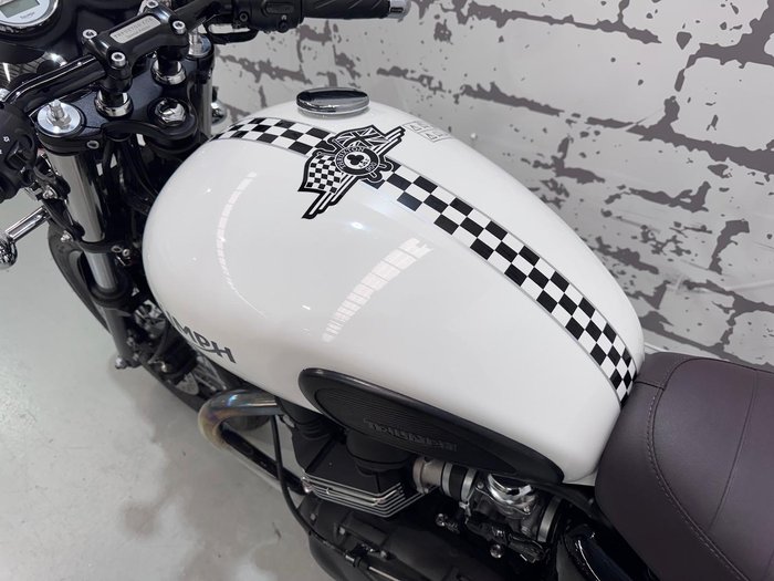 2015 Triumph Thruxton Ace Cafe Special Edition Thruxton White