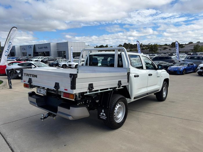 2025 Mitsubishi Triton GLX