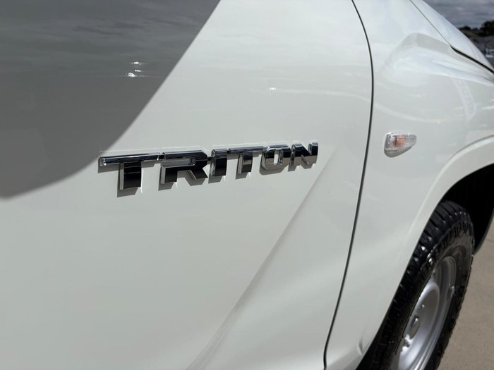 2025 Mitsubishi Triton GLX