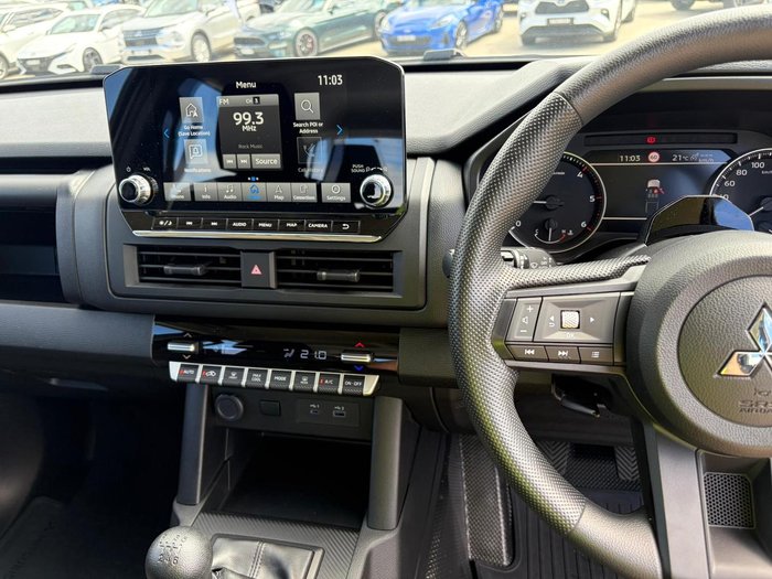 2025 Mitsubishi Triton GLX