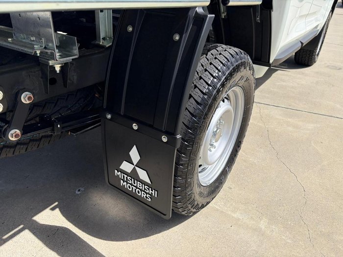 2025 Mitsubishi Triton GLX