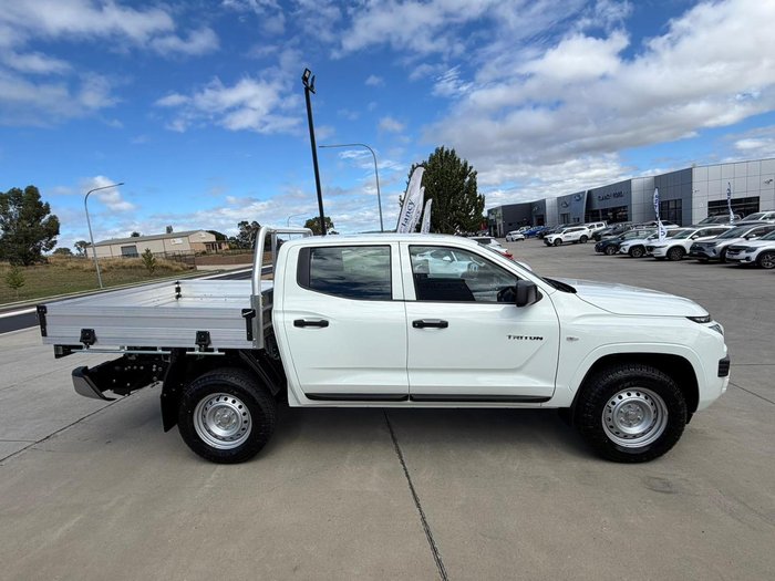 2025 Mitsubishi Triton GLX
