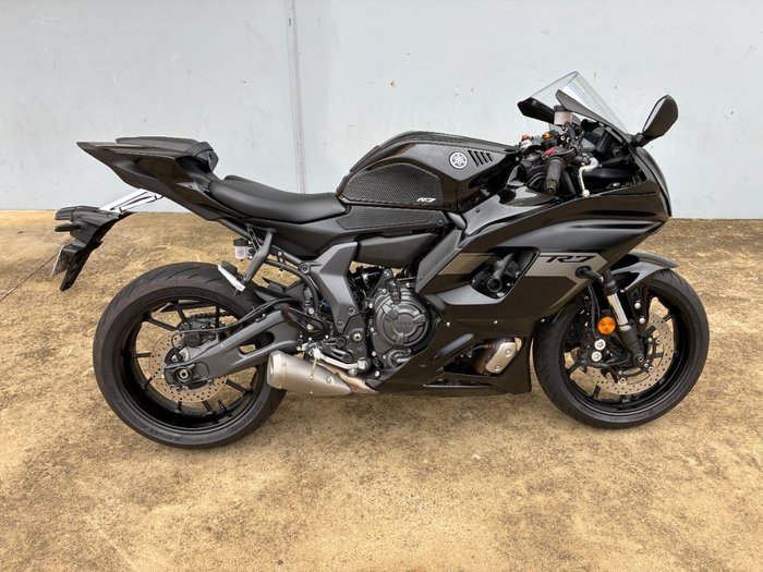 2025 Yamaha YZF-R7LA Black