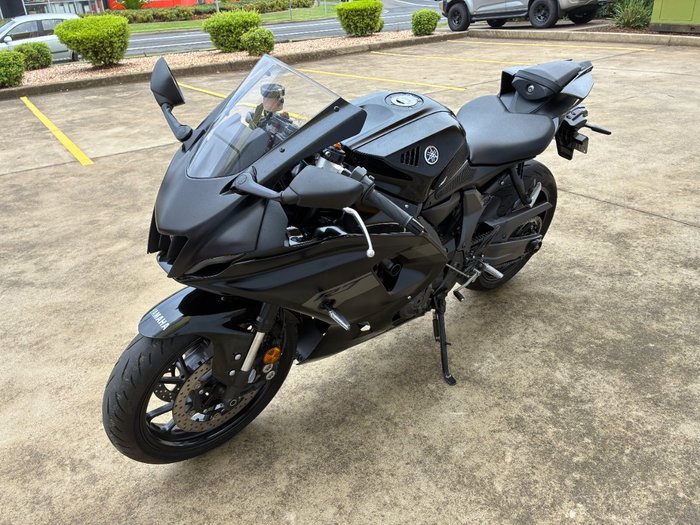 2025 Yamaha YZF-R7LA Black