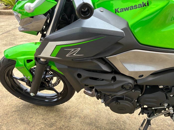 2025 Kawasaki Z500 Green