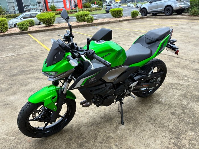 2025 Kawasaki Z500 Green