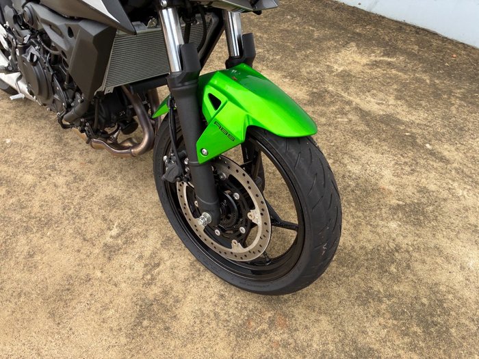 2025 Kawasaki Z500 Green