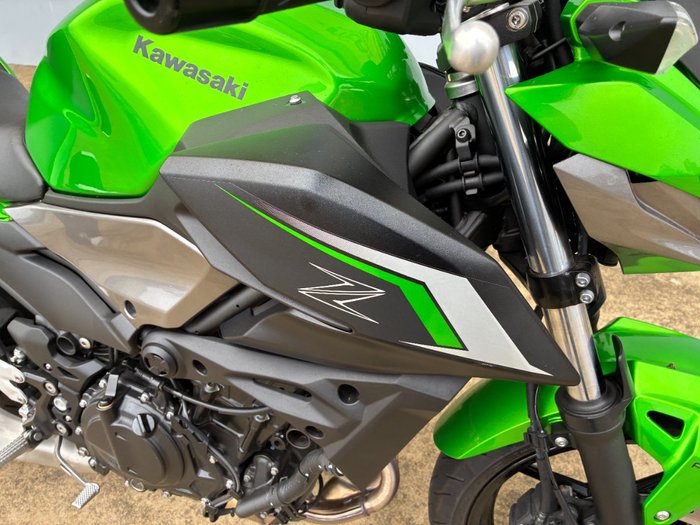 2025 Kawasaki Z500 Green