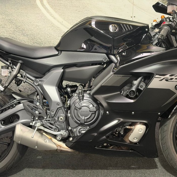 2025 Yamaha YZF-R7LA BLACK