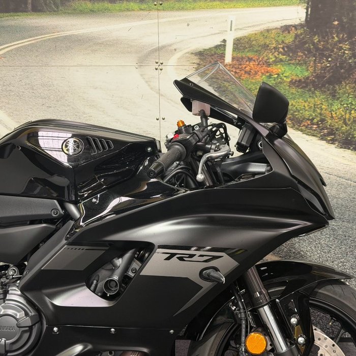 2025 Yamaha YZF-R7LA BLACK