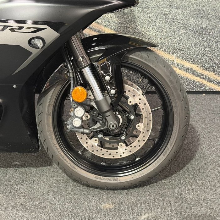 2025 Yamaha YZF-R7LA BLACK