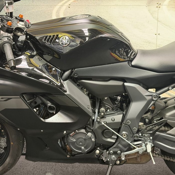 2025 Yamaha YZF-R7LA BLACK
