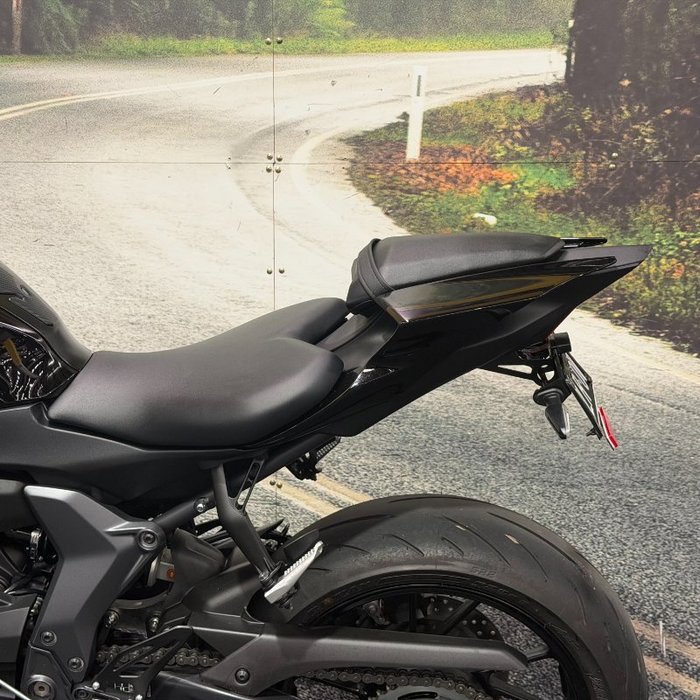 2025 Yamaha YZF-R7LA BLACK