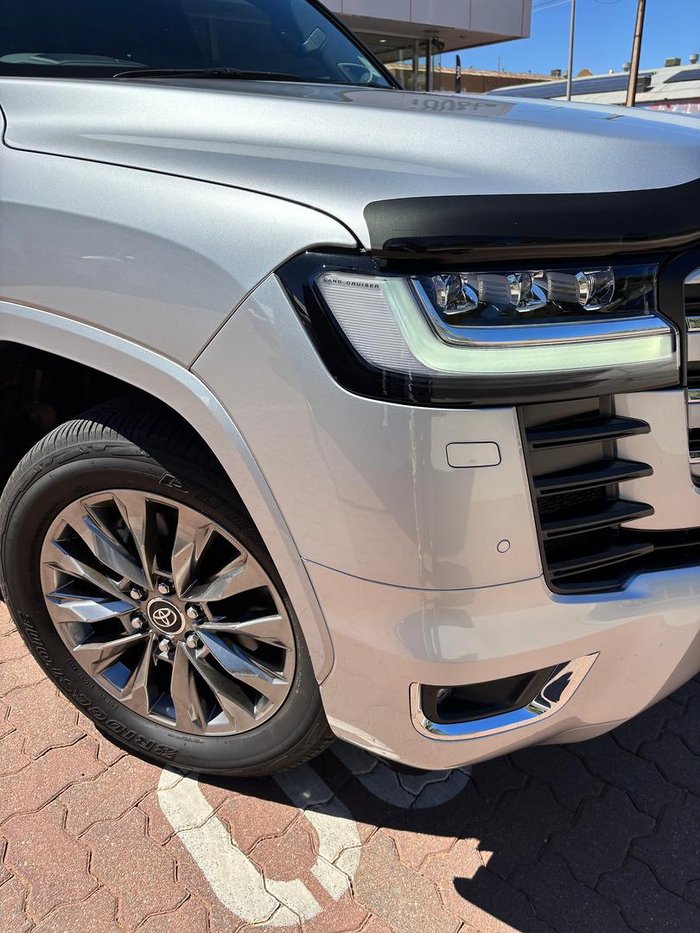 2025 Toyota Landcruiser Sahara ZX