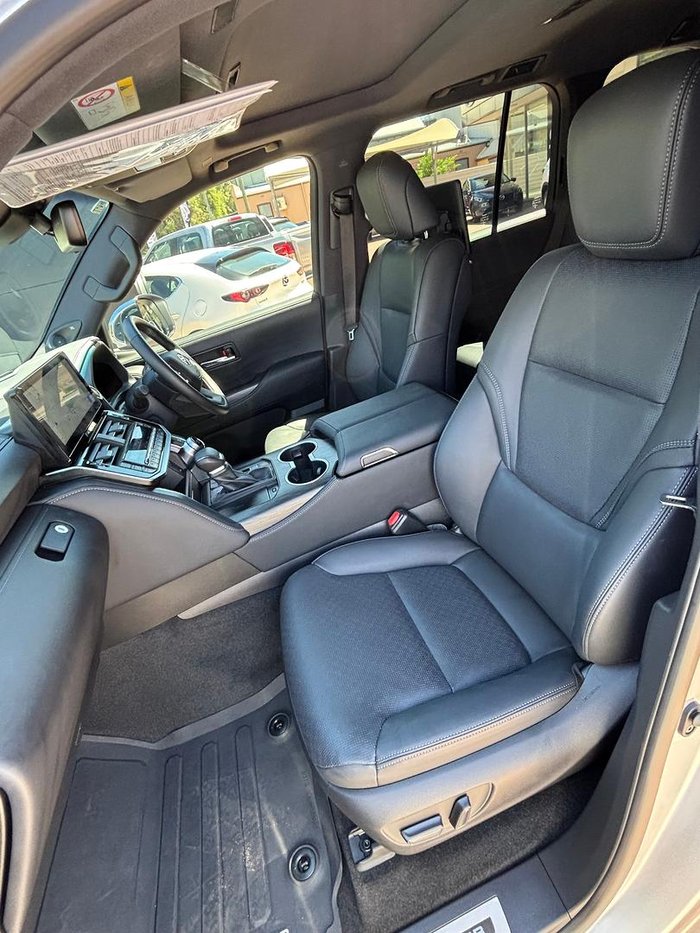 2025 Toyota Landcruiser Sahara ZX FJA300R 4X4 Dual Range Silver Pearl