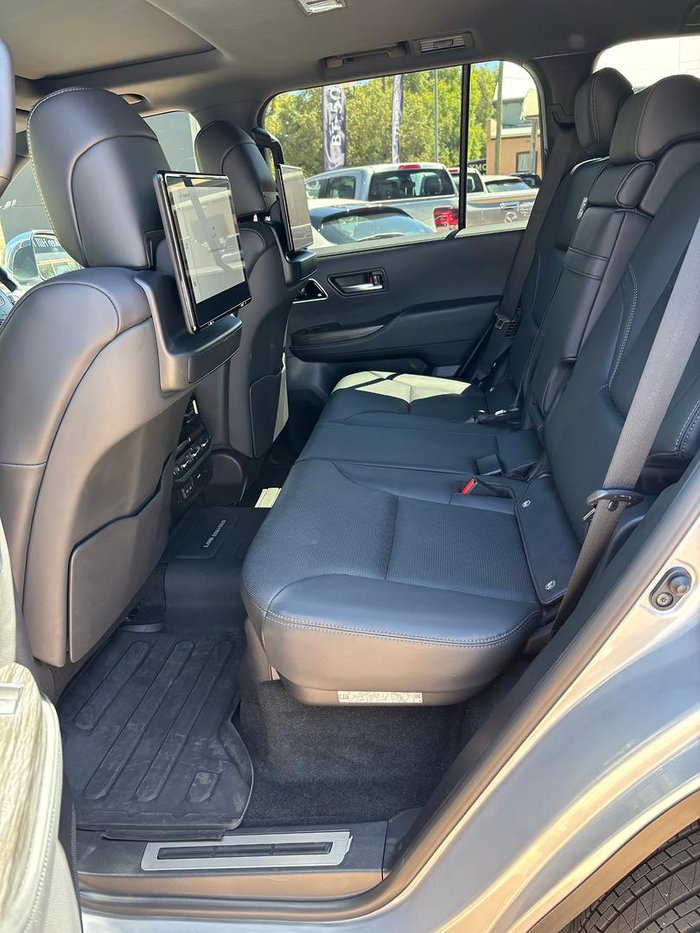 2025 Toyota Landcruiser Sahara ZX