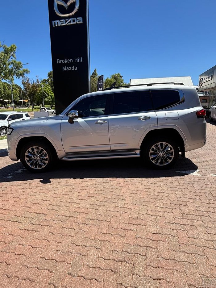 2025 Toyota Landcruiser Sahara ZX