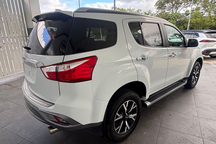 2020 Isuzu MU-X LS-T