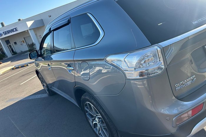 2015 Mitsubishi Outlander PHEV Aspire