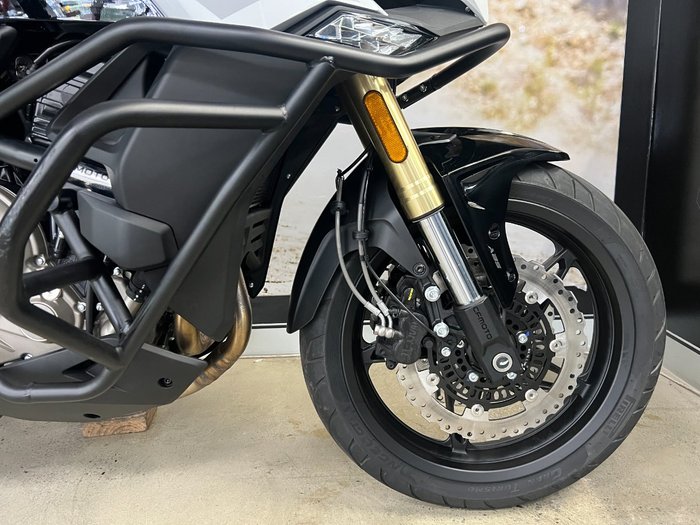 2023 CFMOTO 650MT ABS WHITE