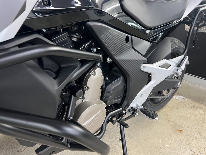 2023 CFMOTO 650MT ABS WHITE