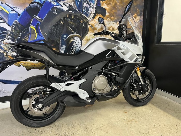 2023 CFMOTO 650MT ABS WHITE