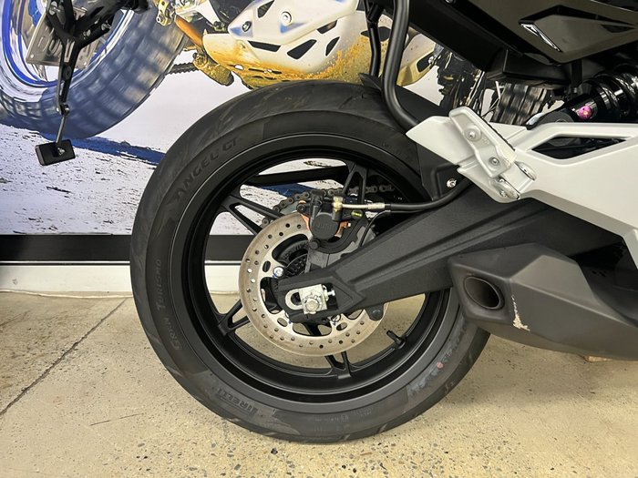 2023 CFMOTO 650MT ABS WHITE