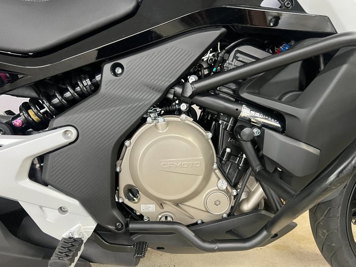 2023 CFMOTO 650MT ABS WHITE