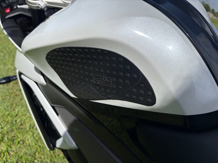 2024 Triumph DAYTONA 660 White