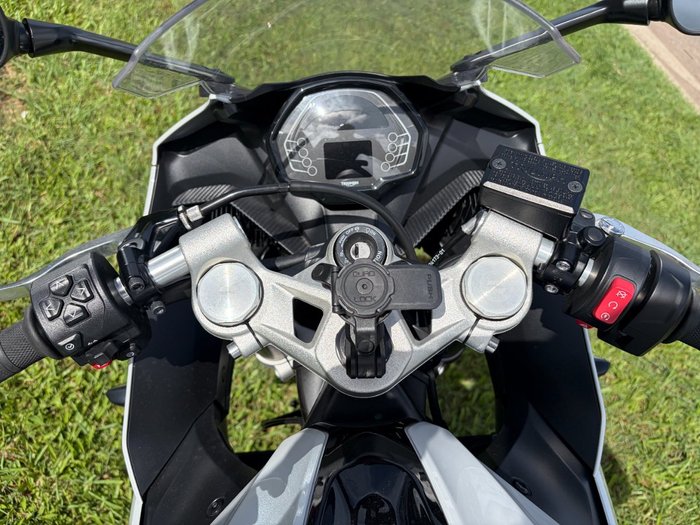 2024 Triumph DAYTONA 660 White