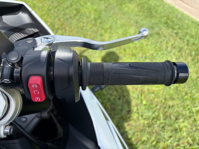 2024 Triumph DAYTONA 660 White