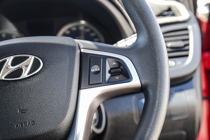 2016 Hyundai Accent Active