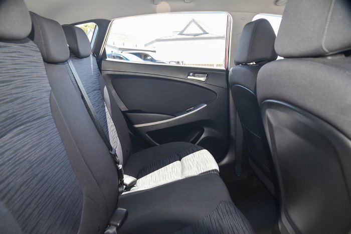 2016 Hyundai Accent Active