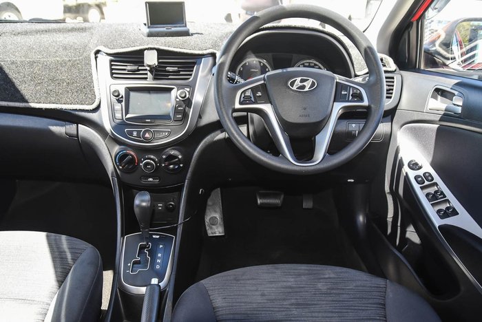 2016 Hyundai Accent Active