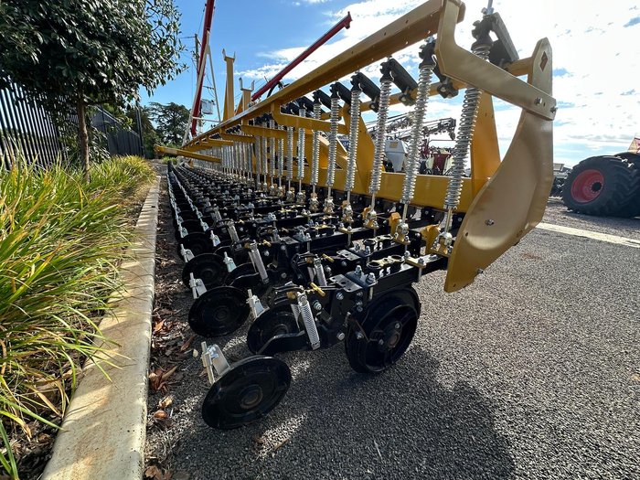 0 Tatu Tls Tatu Linkage Double Disc Seeder - Aged YELLOW