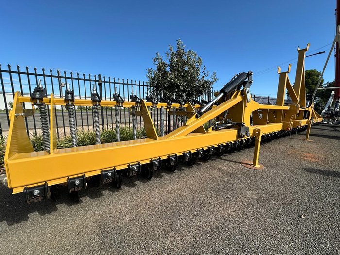 Tatu Tls Tatu Linkage Double Disc Seeder - Aged