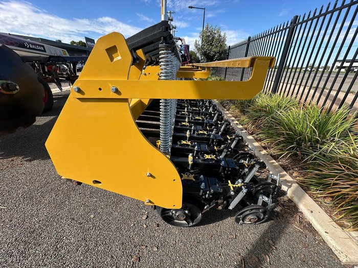 0 Tatu Tls Tatu Linkage Double Disc Seeder - Aged YELLOW