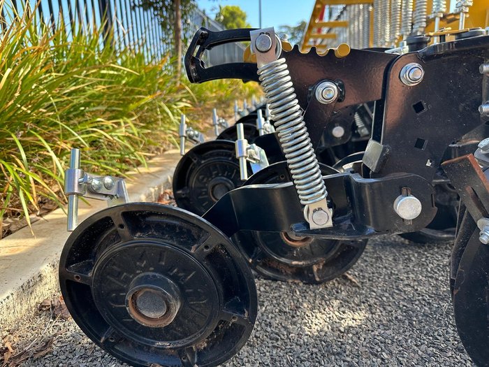 0 Tatu Tls Tatu Linkage Double Disc Seeder - Aged YELLOW