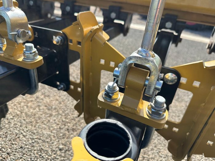 0 Tatu Tls Tatu Linkage Double Disc Seeder - Aged YELLOW