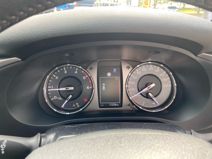 2025 Toyota HiLux SR5 48V