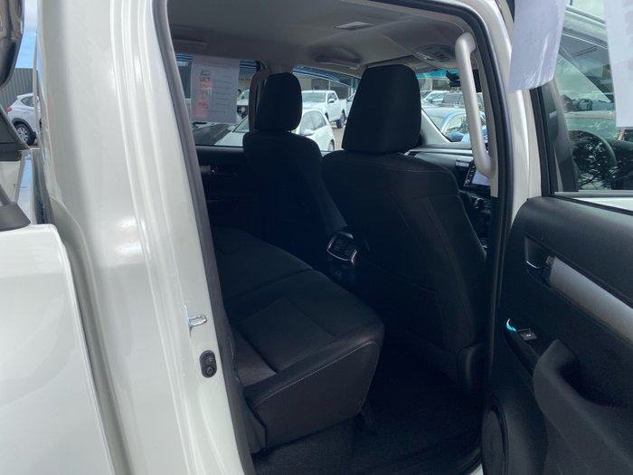 2025 Toyota HiLux SR5 48V