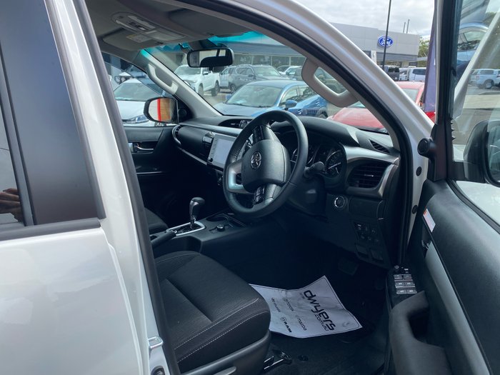 2025 Toyota HiLux SR5 48V