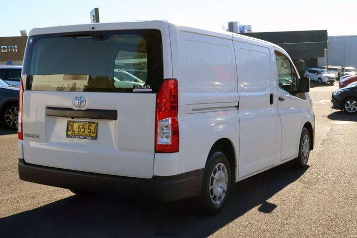 2022 Toyota Hiace