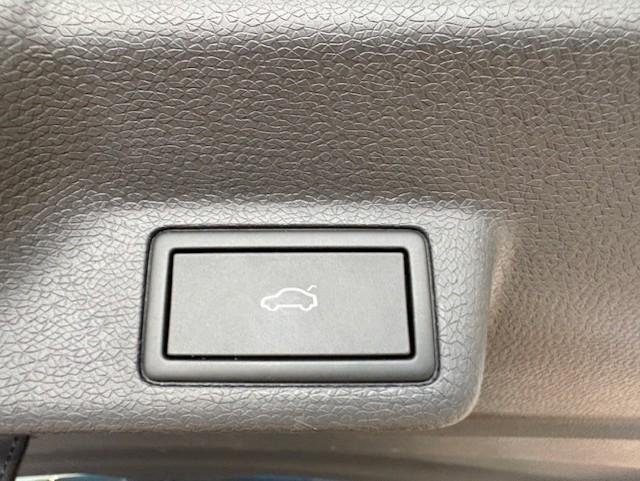 2024 Volkswagen ID. Buzz Pro BEV560