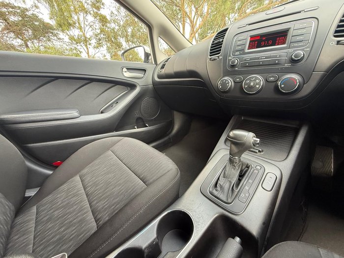 2013 Kia Cerato S YD Clear White